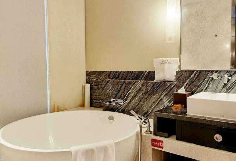 اتاق استاندارد با چشم‌انداز رودخانه, Crowne Plaza Chengdu Wenjiang, An Ihg