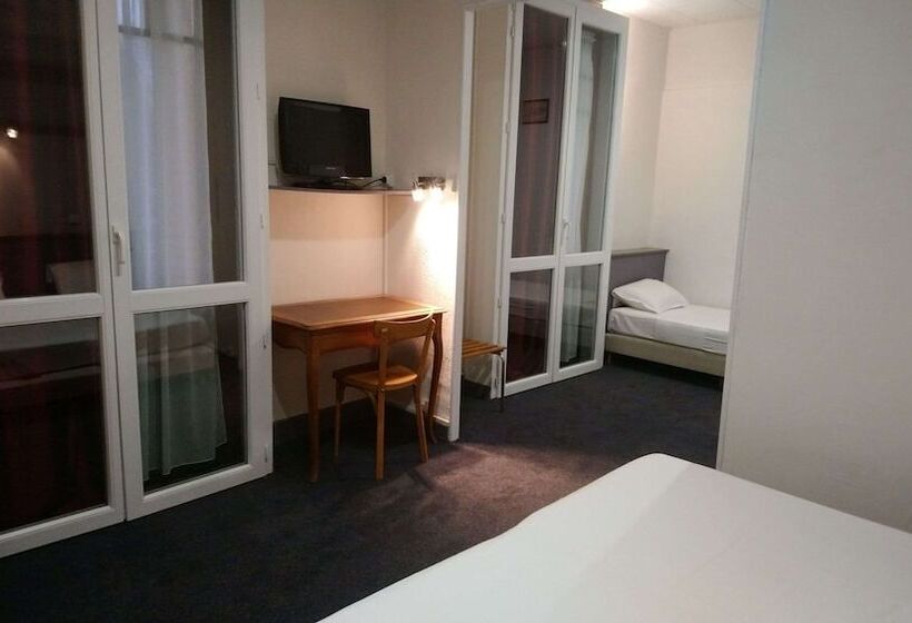 اتاق استاندارد سه نفره, Hôtel Du Palais