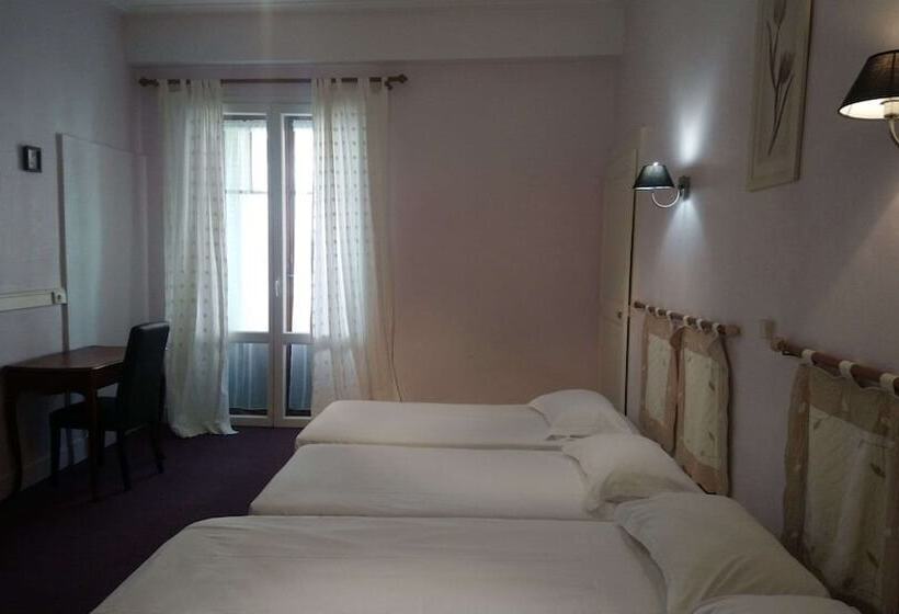 اتاق استاندارد چهار تخته, Hôtel Du Palais