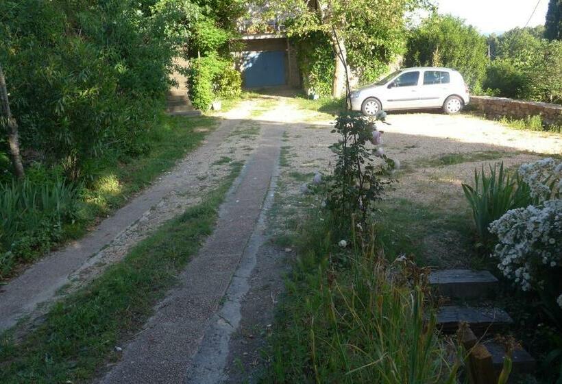 Номер Стандарт, La Colline Bleue