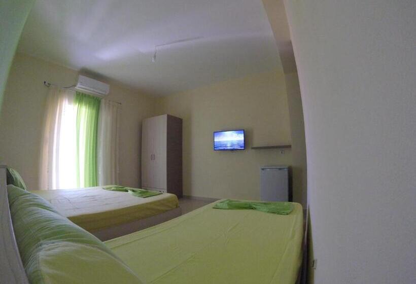 Triple Room Sea View, Riviera Rooms
