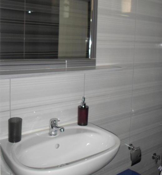 اتاق استاندارد چهار تخته, Riviera Rooms