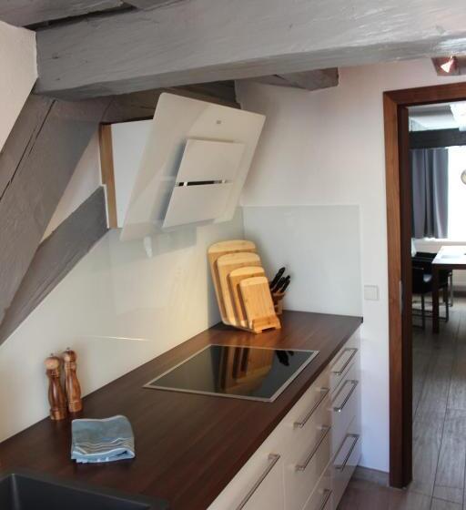 带1个卧室的公寓套房, Schmales Haus