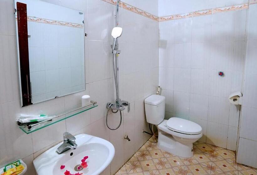 اتاق استاندارد چهار تخته, Viet Nhat