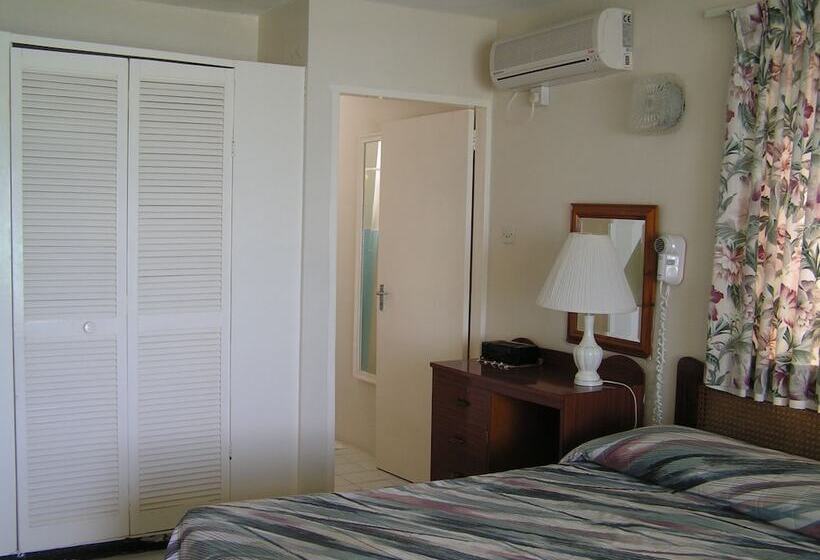 استودیوی استاندارد, Round Rock Apartments On Sea