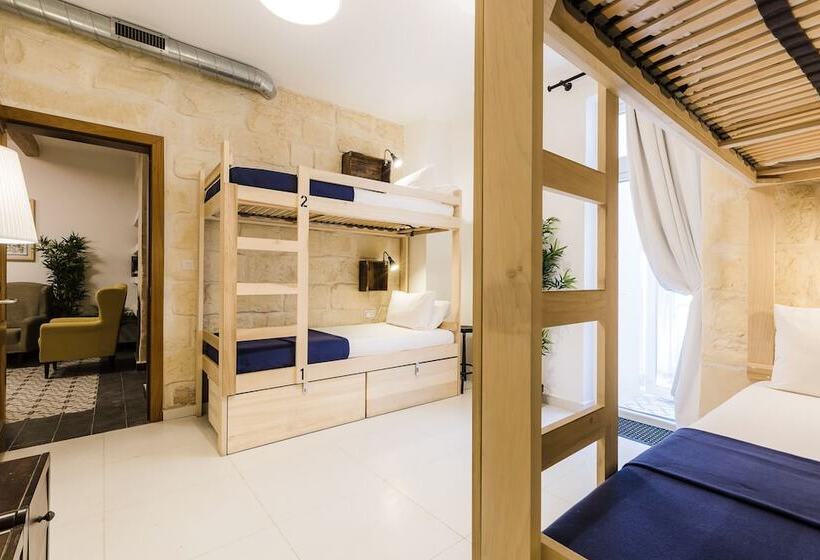 تختخواب در اتاق مشترک, Two Pillows Boutique Hostel