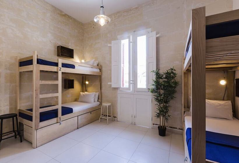 تختخواب در اتاق سوپریور مشترک, Two Pillows Boutique Hostel