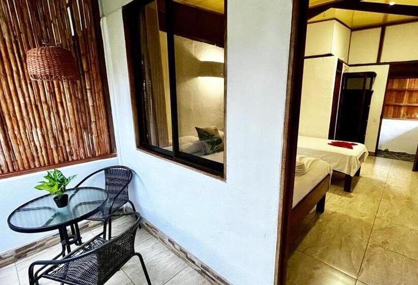 Quarto Triplo Estandar, Cabinas Montesol