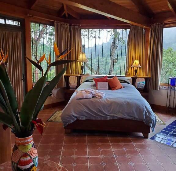 بنجلو ديلوكس, Finca Paraiso Mountain Retreat Near San Jose Airport