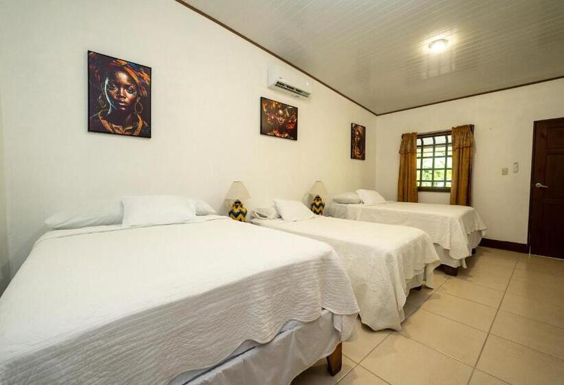غرفة عائلية مطلّة علي الحديقة, Tortuguero Beachfront