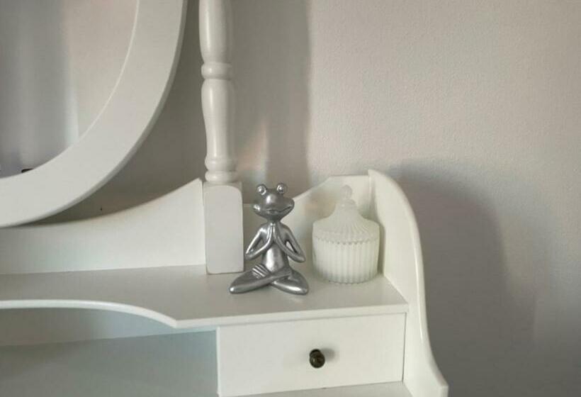 חדר סטנדרט, Xiv Century Rooms