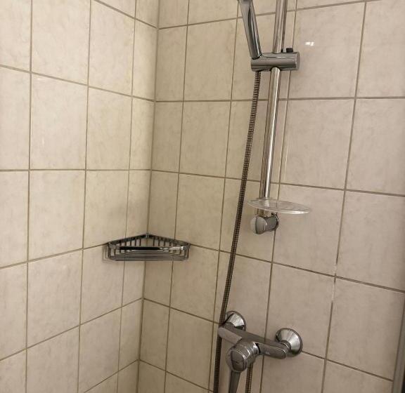Quarto Estandar Individual, Zur Eiche