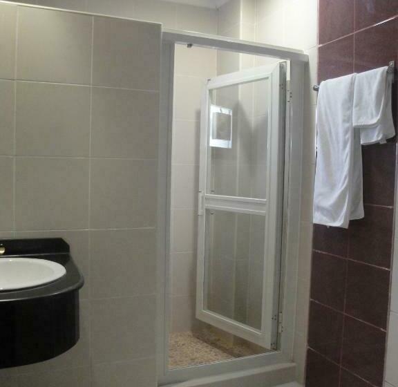 استودیوی استاندارد, Marina Royal Hotel Suites
