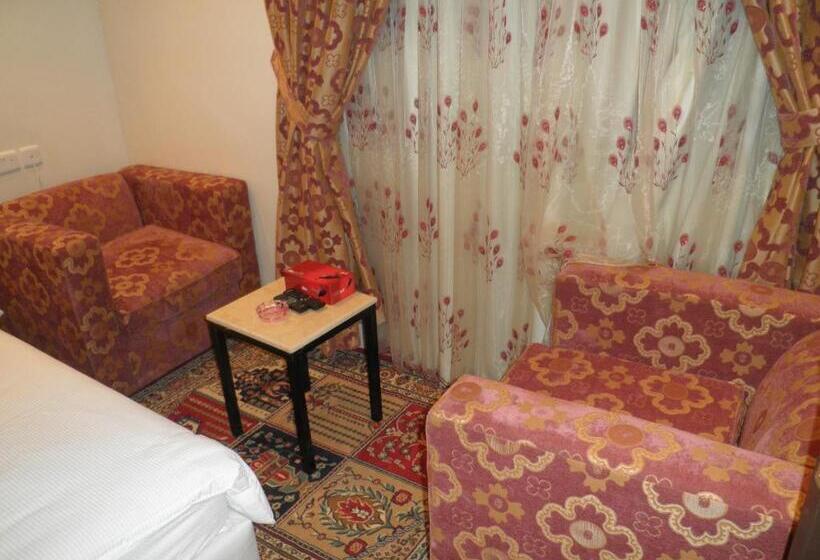 استودیوی لوکس, Marina Royal Hotel Suites