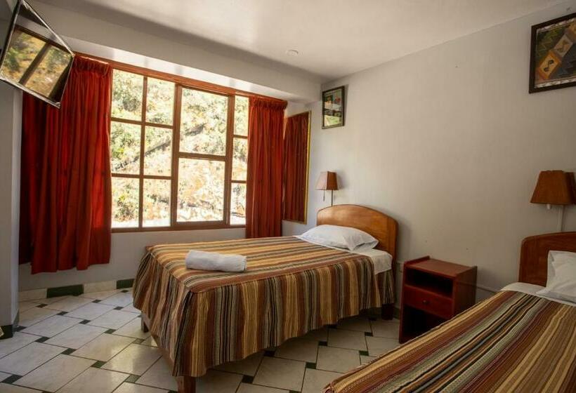 اتاق استاندارد چهار تخته, Hostal La Payacha