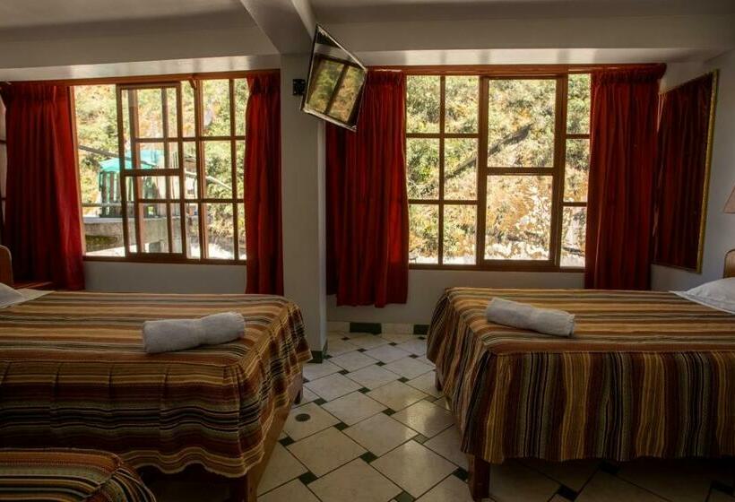 اتاق استاندارد چهار تخته, Hostal La Payacha