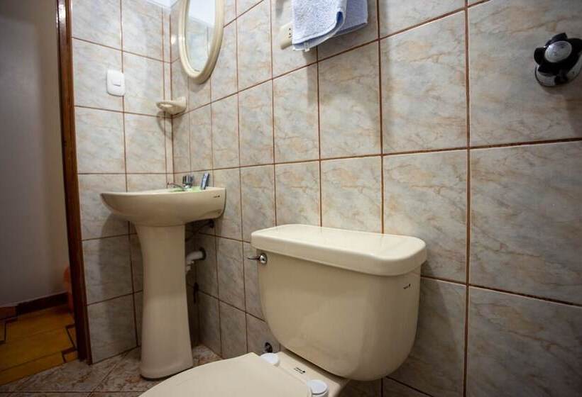 اتاق استاندارد سه نفره, Hostal La Payacha