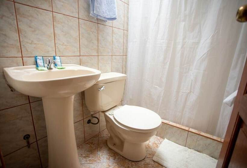اتاق استاندارد سه نفره, Hostal La Payacha