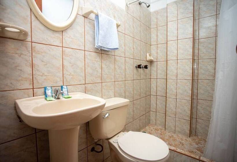 اتاق استاندارد چهار تخته, Hostal La Payacha