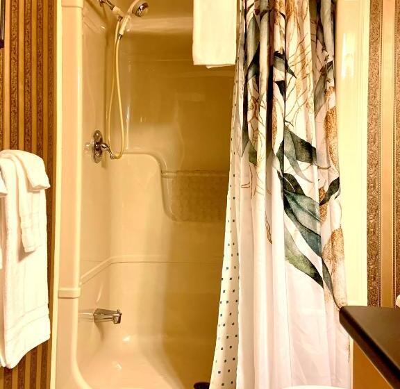 חדר סטנדרט עם מיטת קינג, Weatherpine Inn