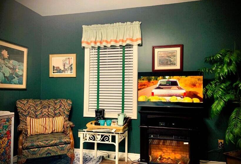 חדר סטנדרט עם מיטת קינג, Weatherpine Inn
