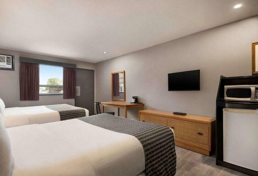 장애인을 위한 스탠다드 룸, Travelodge By Wyndham Brandon