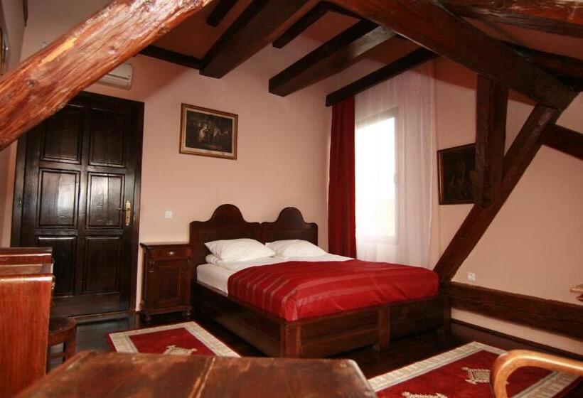 سوییت جونیور, Poesis Satu Mare
