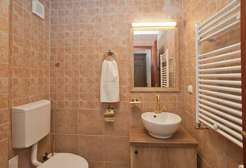 Quarto Estandar, Regina