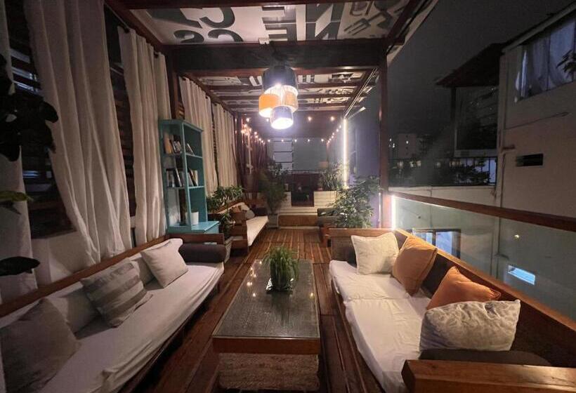패밀리 룸, La Casa Del Viajero
