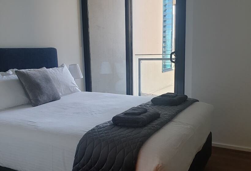 2 Bedrooms Apartment City View, Waterfront Melbourne Apartments