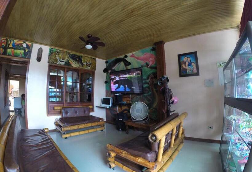 Семейный Номер, Hostal La Esperanza