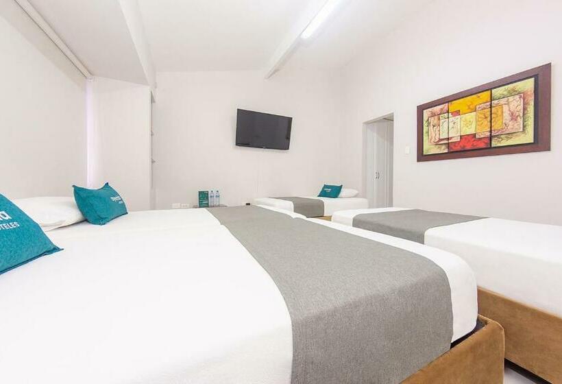 Quarto Quádruplo Estandar, Neos Hotel Cartagena