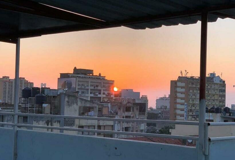 스탠다드 전망 룸, Taka Taka