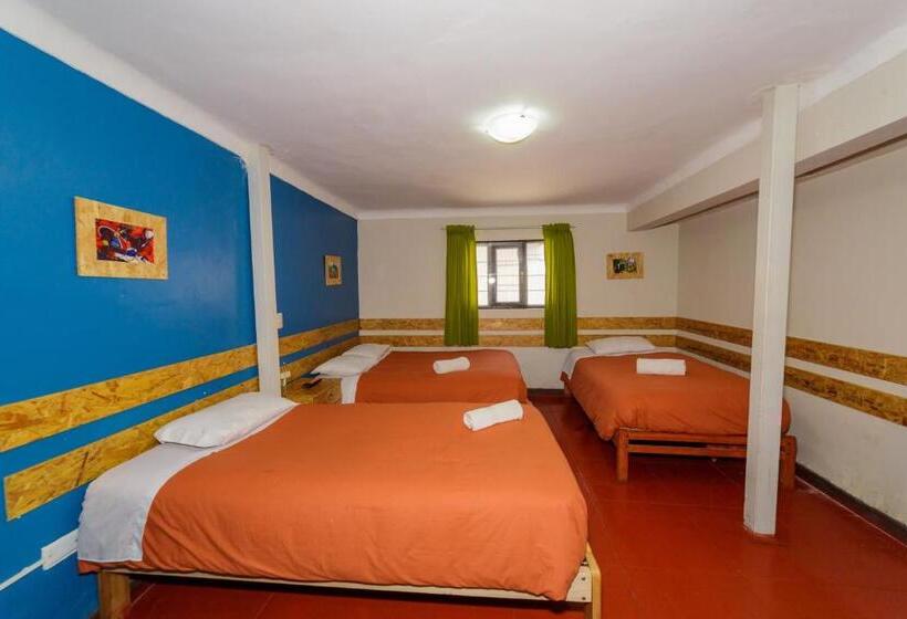 스탠다드 트리플 룸, Ukukus Hostel