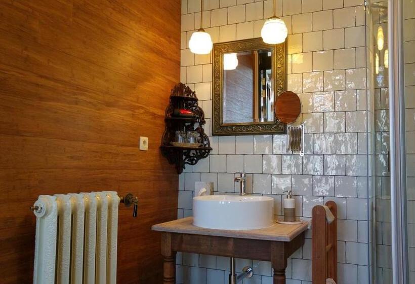 اتاق لوکس, Bed & Breakfast Exterlaer