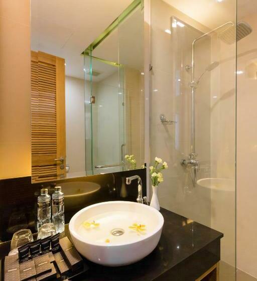스탠다드 룸 킹사이즈 침대, Wyndham Grand Phuket Kalim Bay