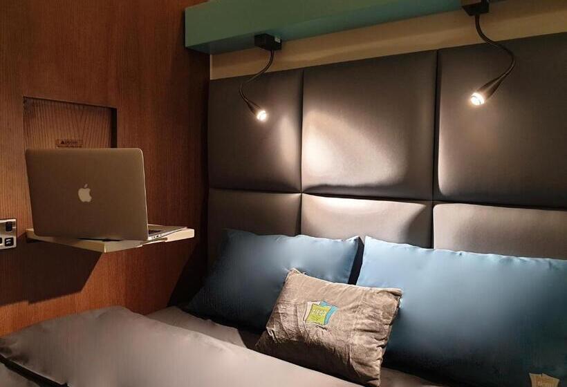 스탠다드 룸, Sleep N Fly Sleep Lounge, C Gates Terminal 3 - Transit Only