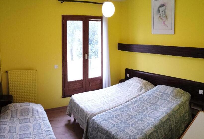 Номер Стандарт Трехместный, Friendly Auberge