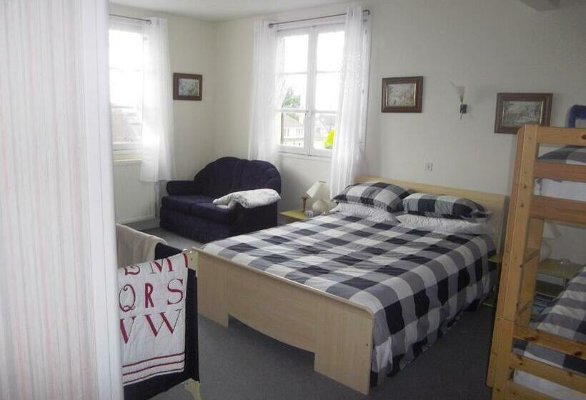 غرفة عائلية, Lenard Charles Bed & Breakfast