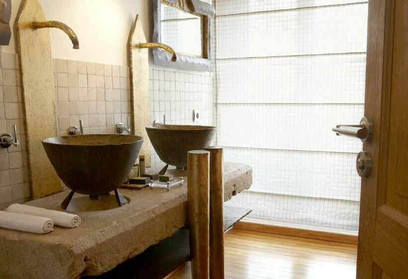 Номер Deluxe Кровать Кинг, Chateau De Chassagne Montrachet