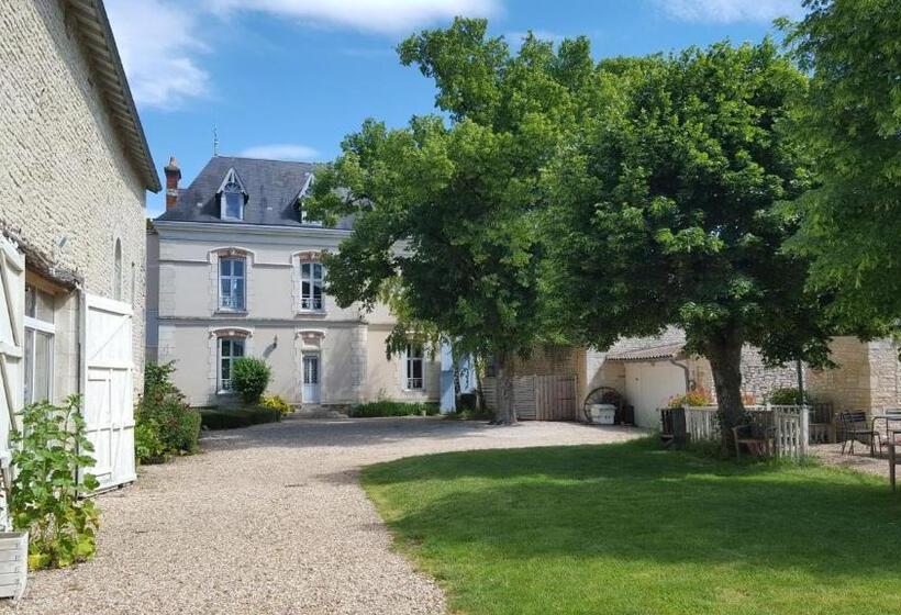 ‫فيلا غرفة نوم واحدة, La Roseraie