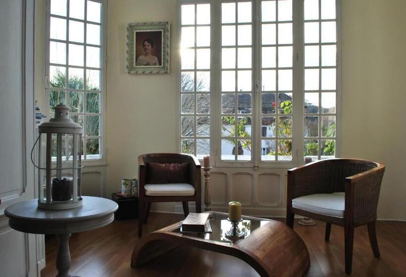 غرفة ديلوكس مطلّة علي الحديقة, Villa Hortebise