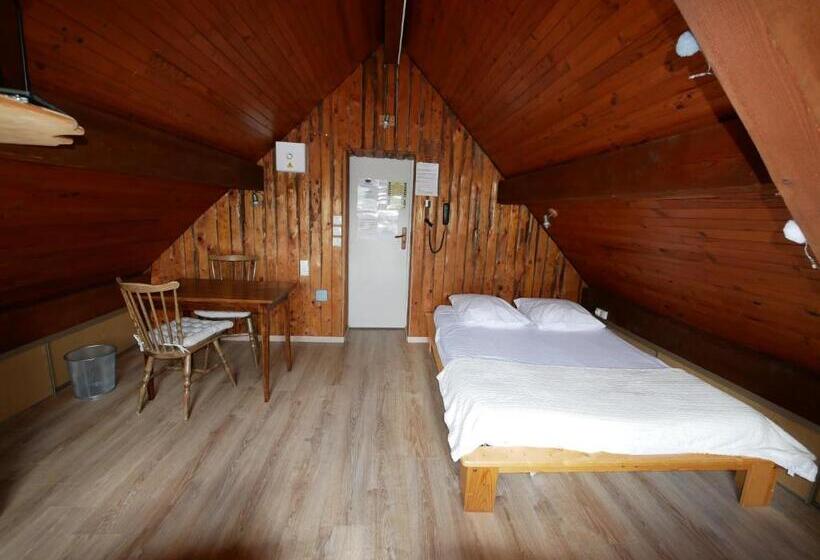 Четырехместный Номер Стандарт, Auberge De La Rivière