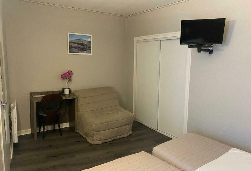 Номер Стандарт, Hôtel Café Les Fleurs