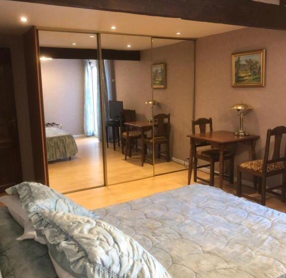 Номер Стандарт Вид на Бассейн, Domaine De Hurlevent