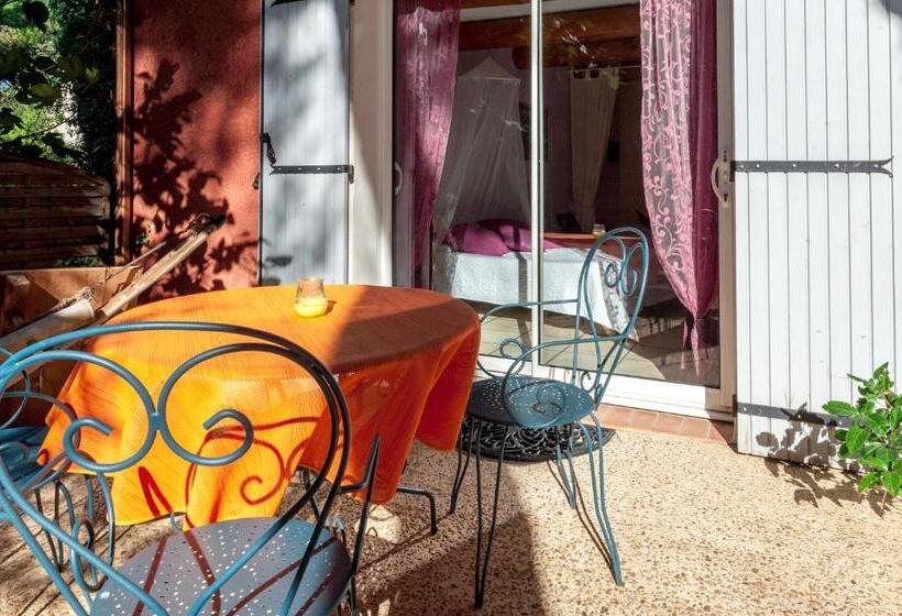 Трехместный Номер Стандарт Вид на Сад, La Bastide Des Pins