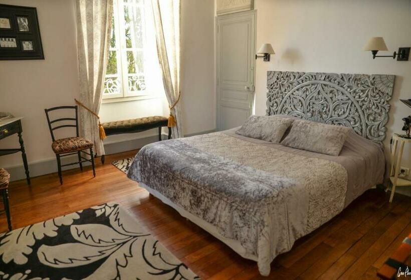 اتاق استاندارد, L'oustal
