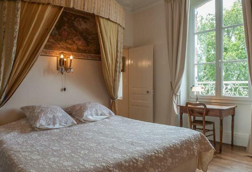 اتاق استاندارد, L'oustal