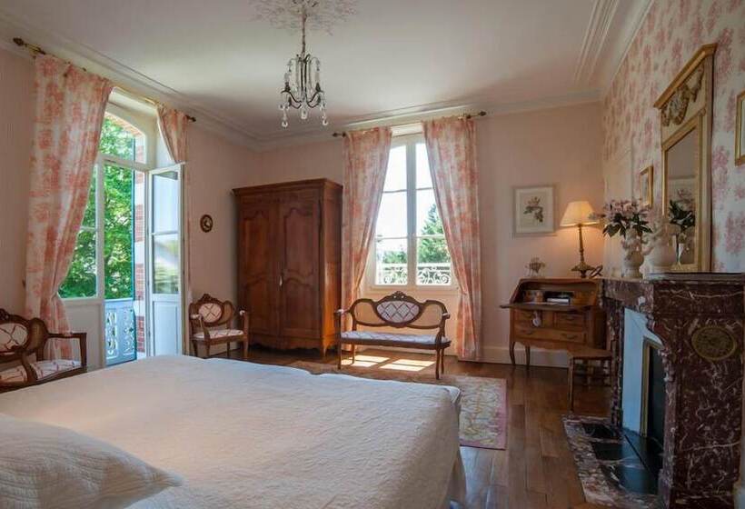 اتاق استاندارد, L'oustal