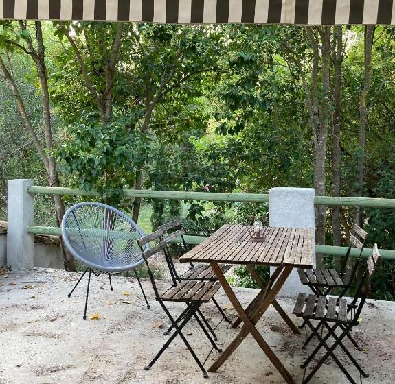 Suite with Terrace, Maison D Hôtes Campagne Baudeloup